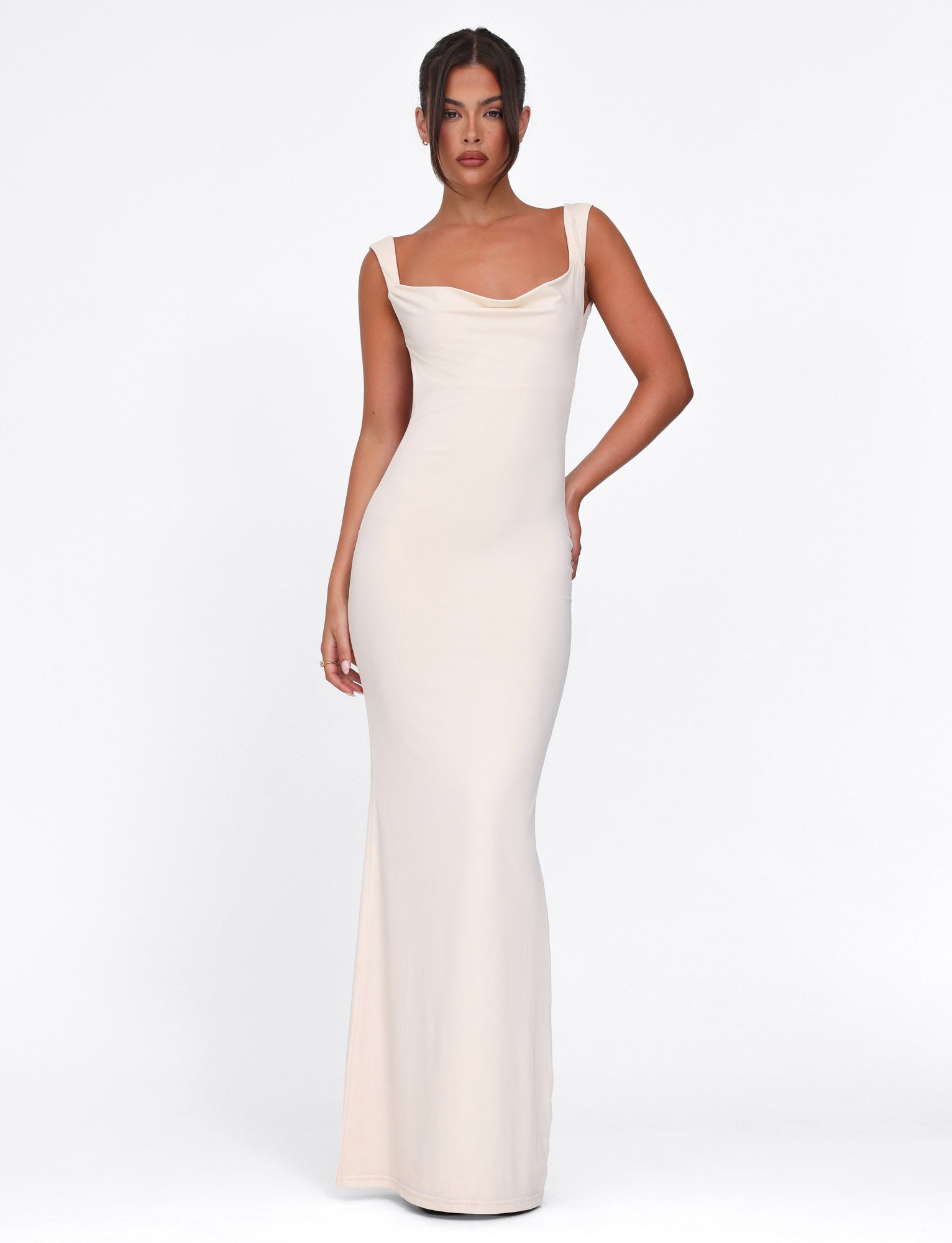 Kynara™ | Eleganta Maxi Kleita